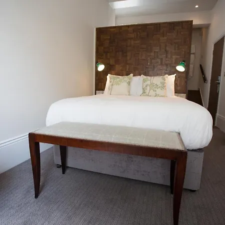 The High Field Town House 4* Birmingham